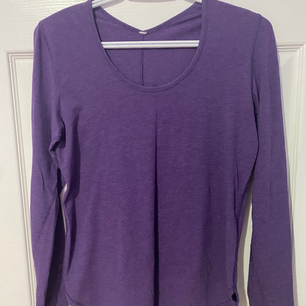 Lululemon long sleeve size 4